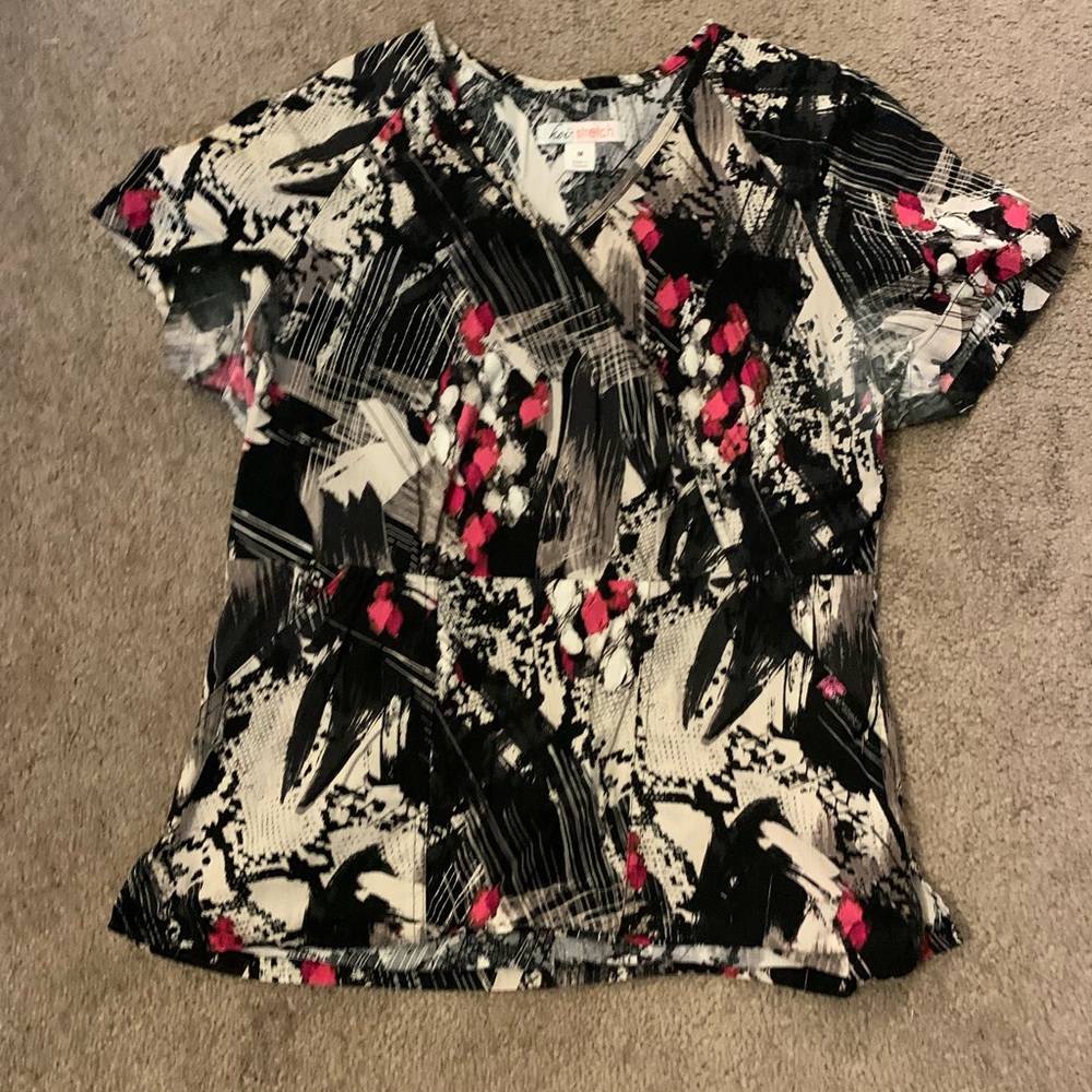Koi stretch scrub top size medium